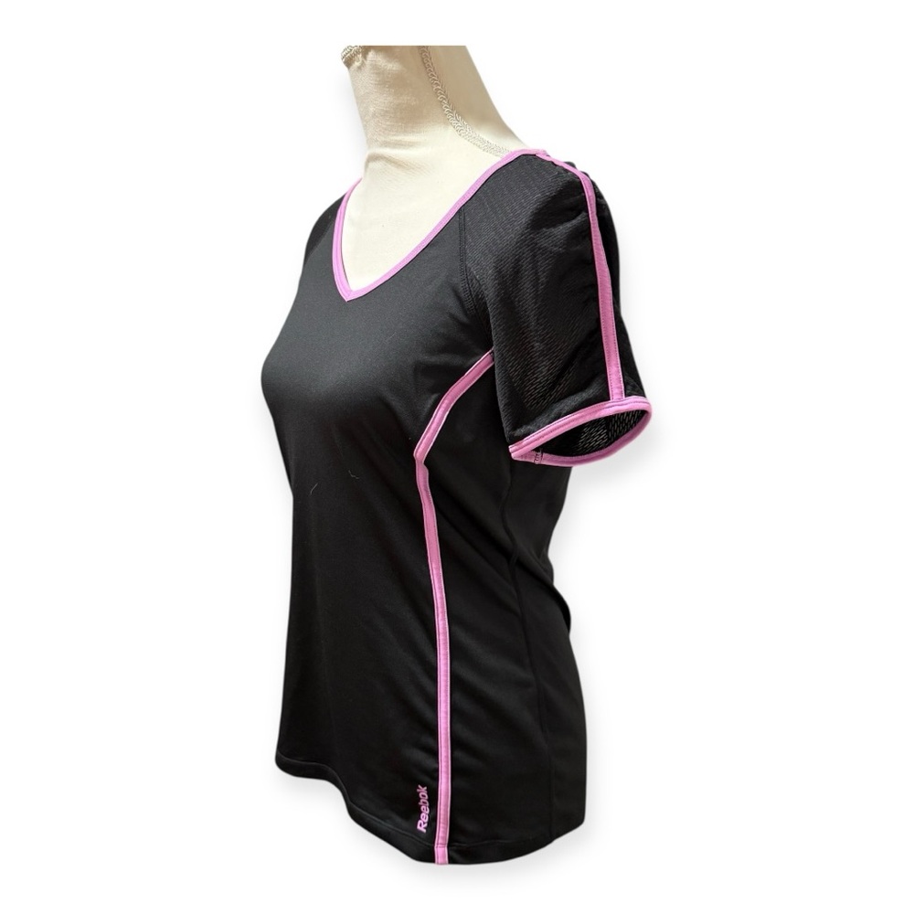 Reebok Women's Black and Pink‎ V-Neck Top - Picture 6 of 10